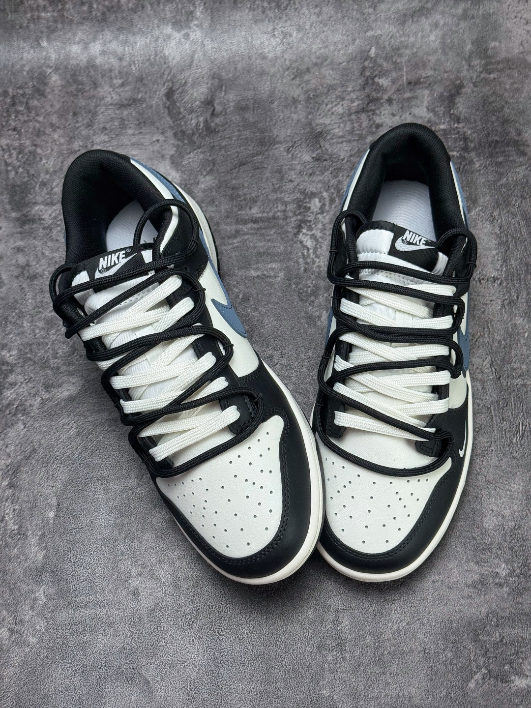 Nike SB Dunk Low 黑白蓝小勾 BB0620-122
