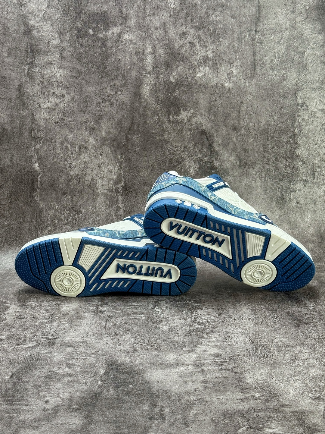 350 LOUIS VUITTON 路易威登 LV Trainer 顶级原楦原纸版开模 鞋型立体饱满 零毛边
