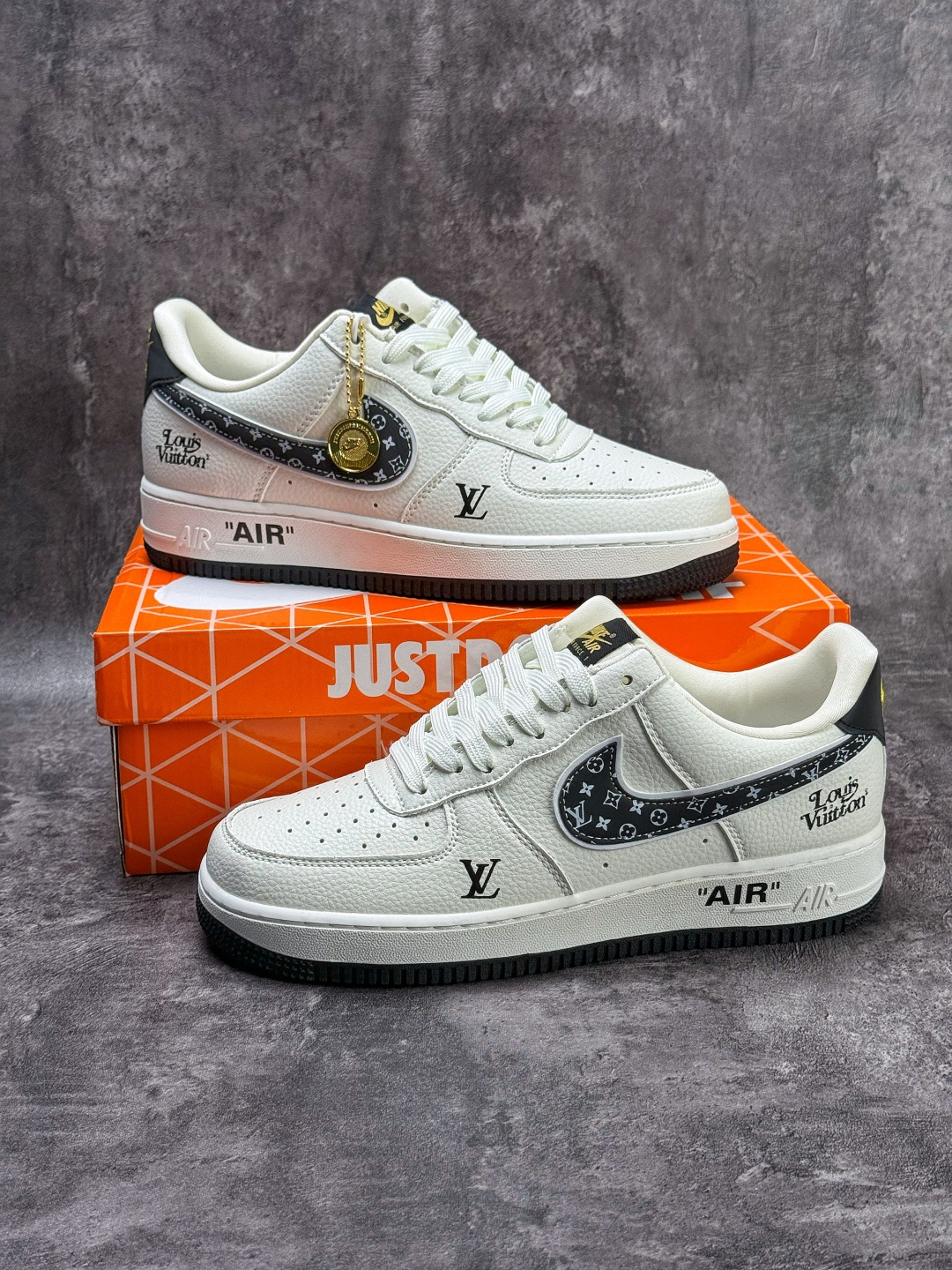 Nike Air Force 1 Low 07 x Louis Vuitton 白黑 WY0655-104