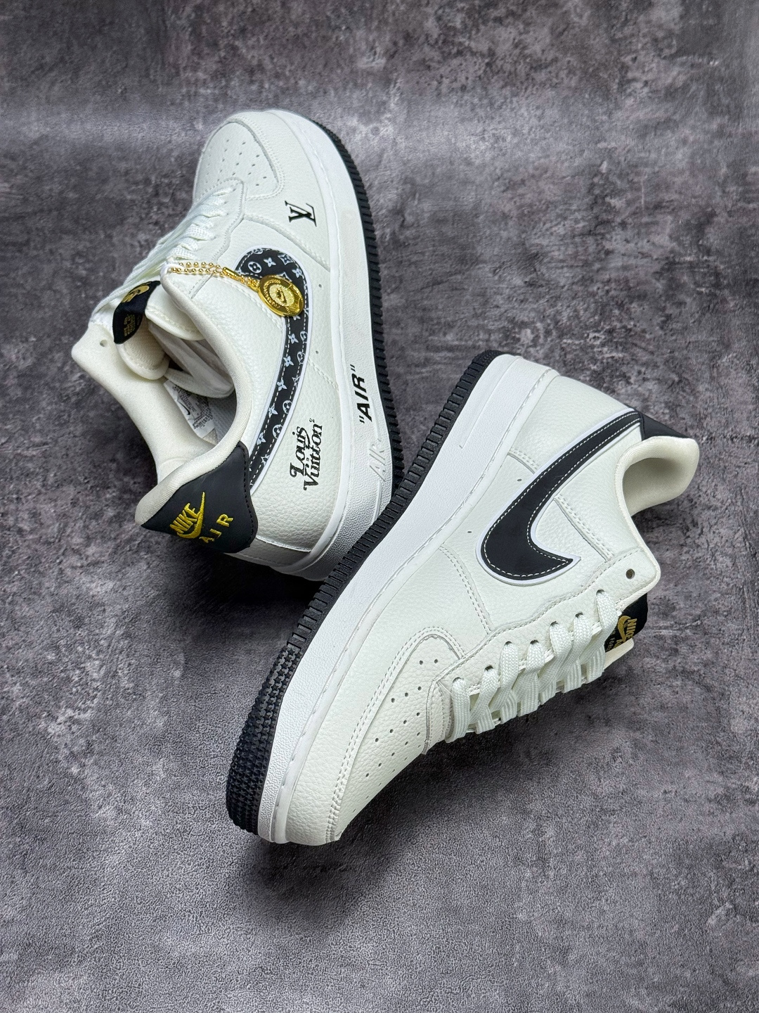 Nike Air Force 1 Low 07 x Louis Vuitton 白黑 WY0655-104