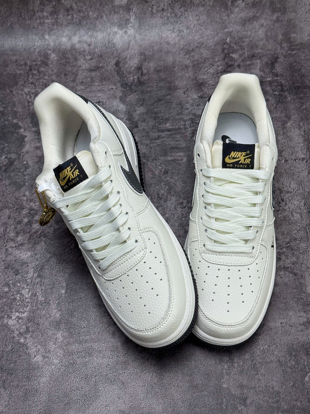 Nike Air Force 1 Low 07 x Louis Vuitton 白黑 WY0655-104