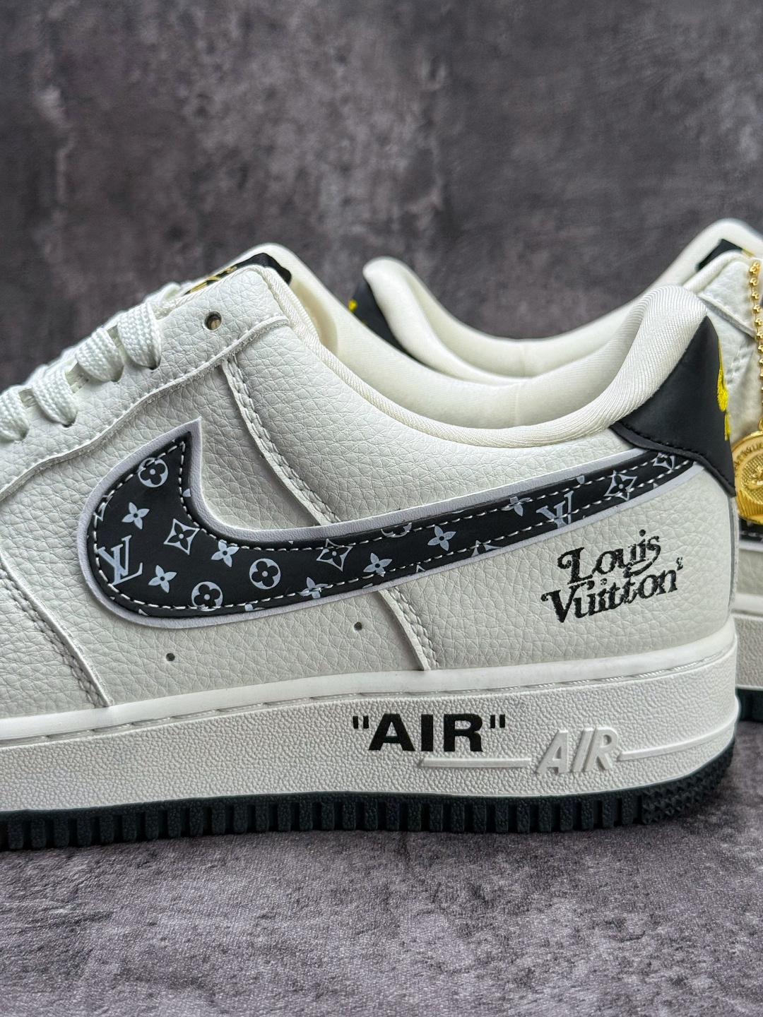 Nike Air Force 1 Low 07 x Louis Vuitton 白黑 WY0655-104