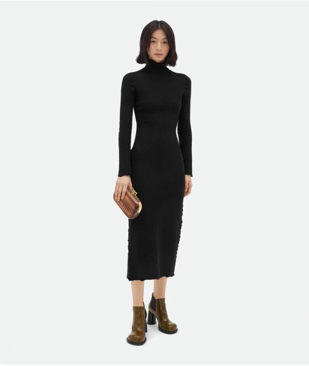 Official website image/upper body image~Each wooden dinner bag is unique due to its different textures photo 2