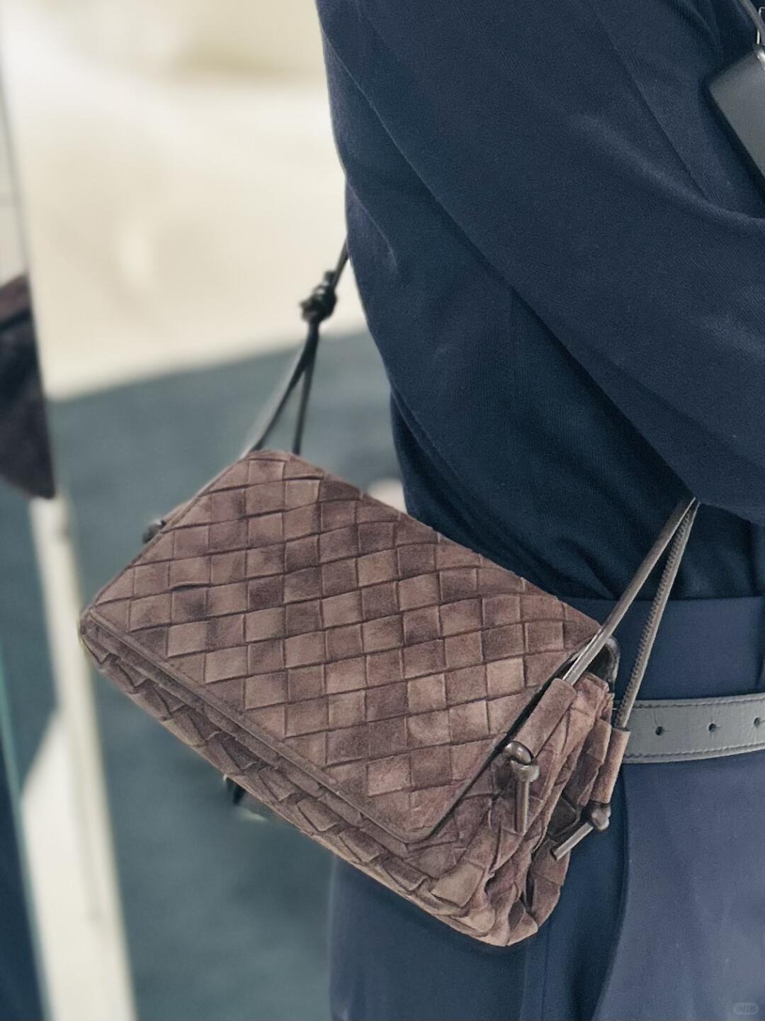 _d-b9saiL-IDYD7lGeJA1zkXtnnsiULitvgWidnQ