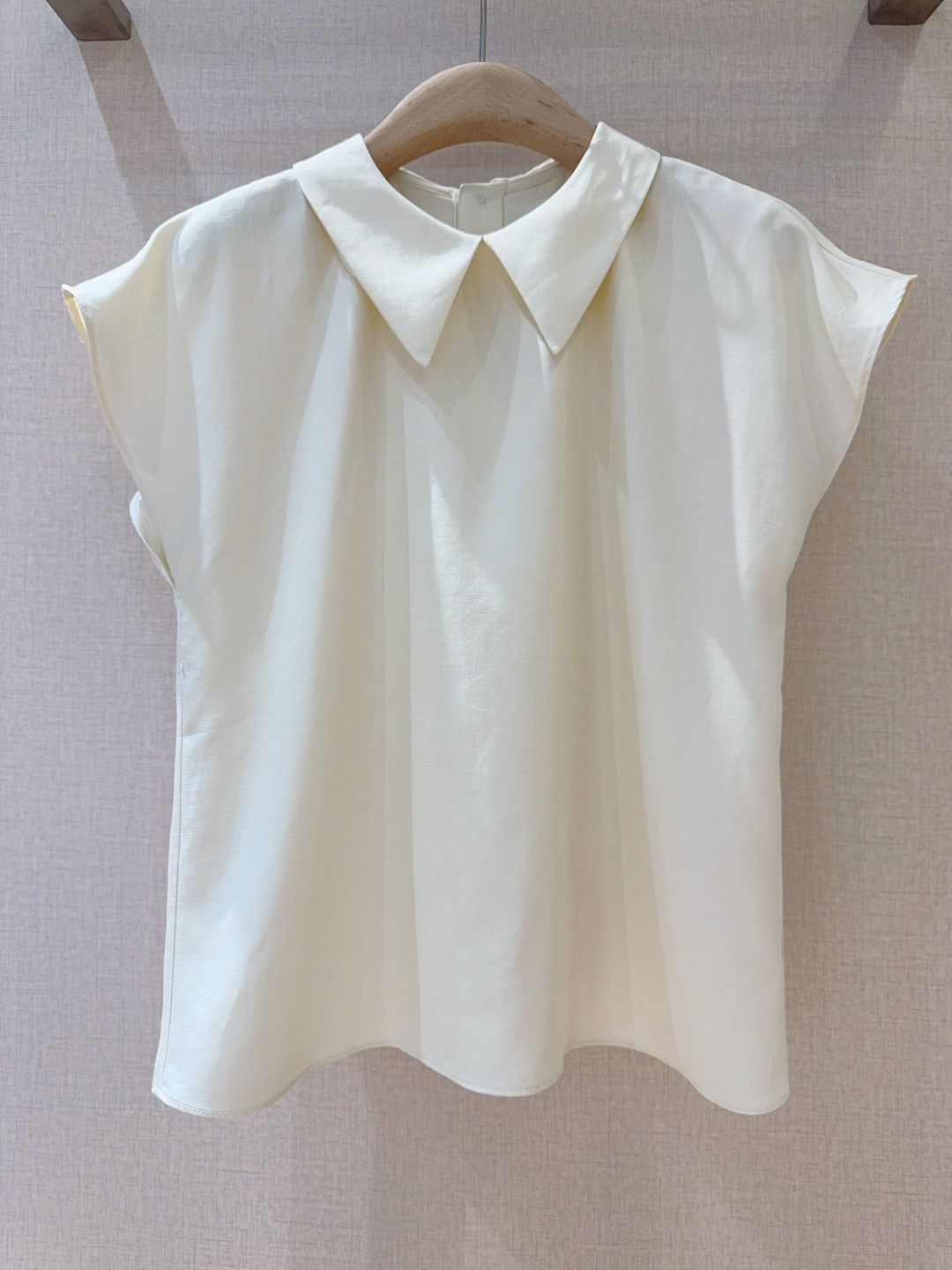 Loro Piana Sweet Doll Collar Suit – Elegant Single-Rate Female Fashion in Light-Tweeted Tone - 图片 3