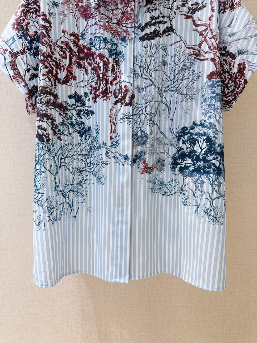“Benang Jarum’s New High-End Women’s Clothing: Blue Striped Stylist Shirts in 100% Cotton” - 图片 3