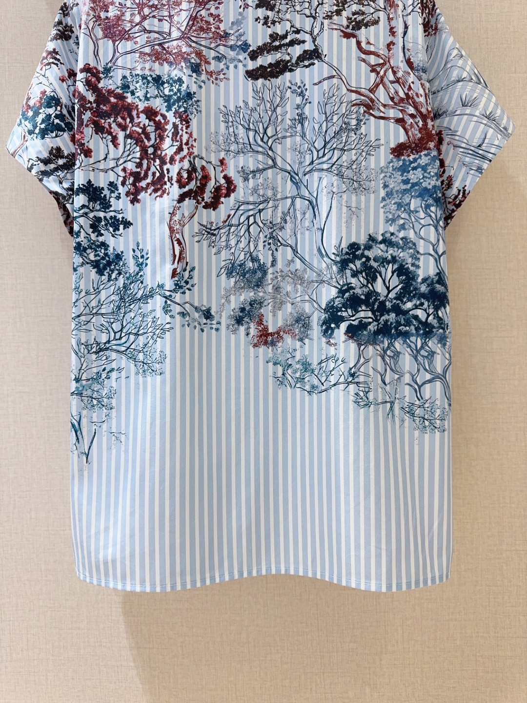 “Benang Jarum’s New High-End Women’s Clothing: Blue Striped Stylist Shirts in 100% Cotton” - 图片 6