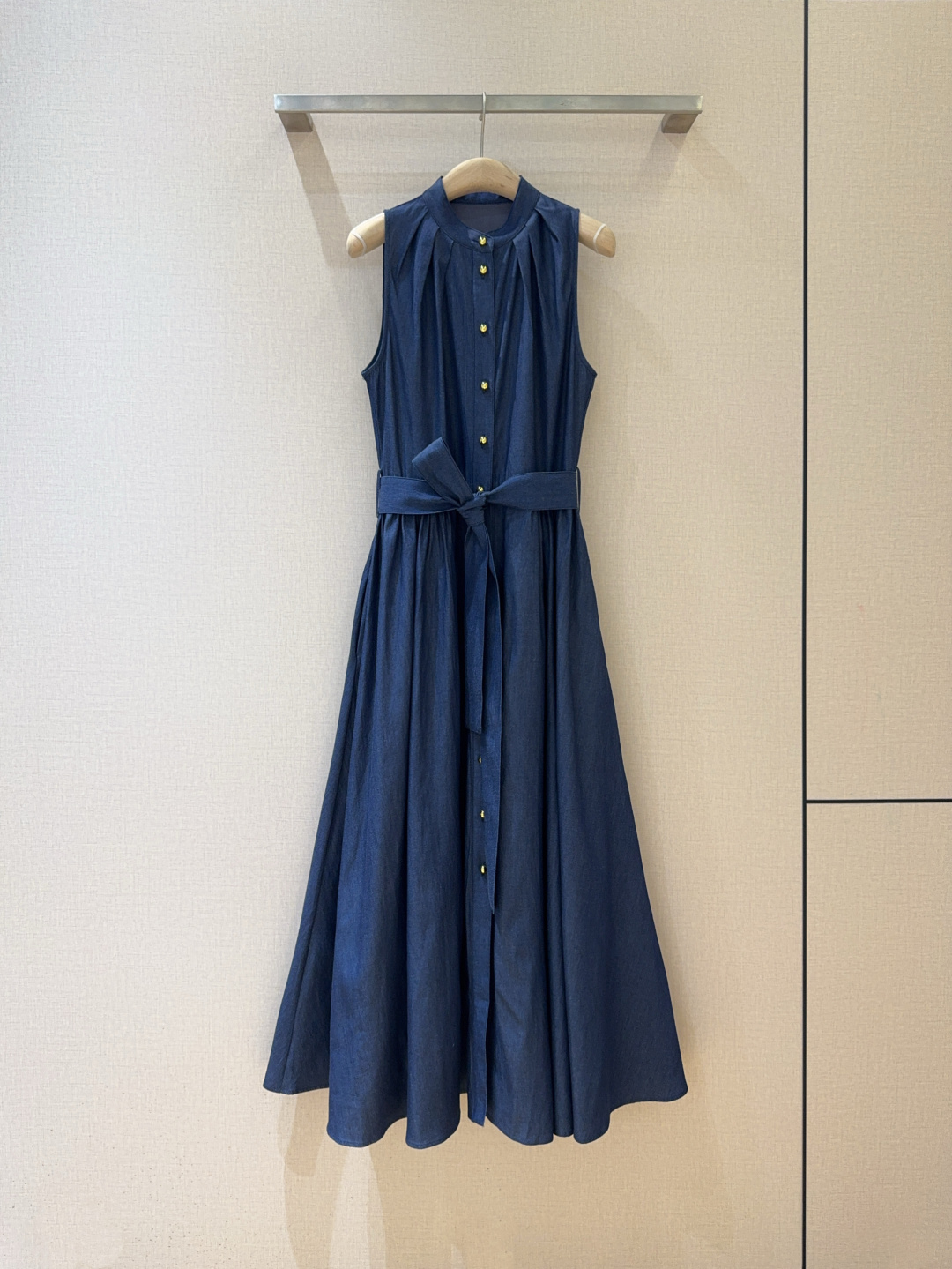 Title: New Single Women’s Suit Description: New uncuffed women’s suit with cowboy color, gold button design, waist belts, cotton pockets. Size: SXL.