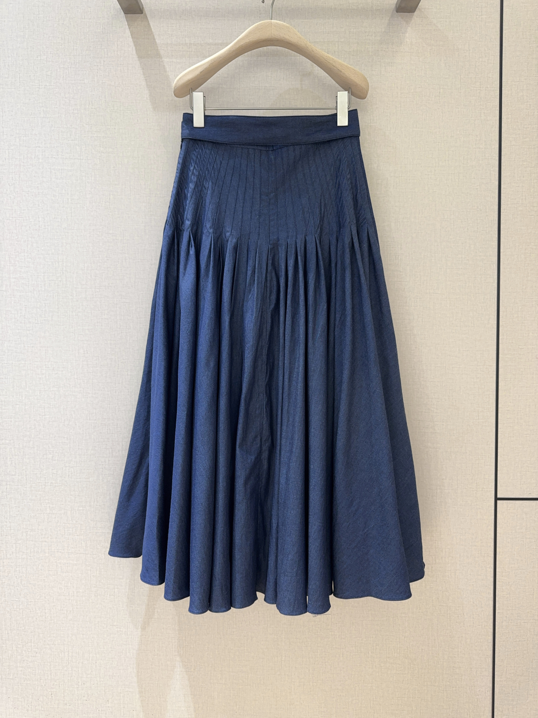 Title: Blue Cotton Single-Breasted Dress by Callina Herrera Summary: Elegant blue dress with high waist, suitable for various occasions, available in sizes S, M, L, XL. - 图片 6