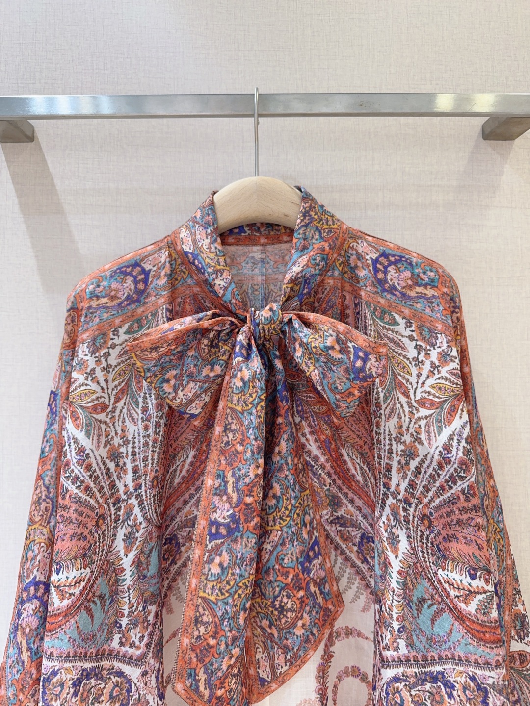 “ZIMMERMANN Creamy Paisley Women’s Suit with Lantern Sleeves and Tie Belt in SMLXL Sizes” - 图片 2