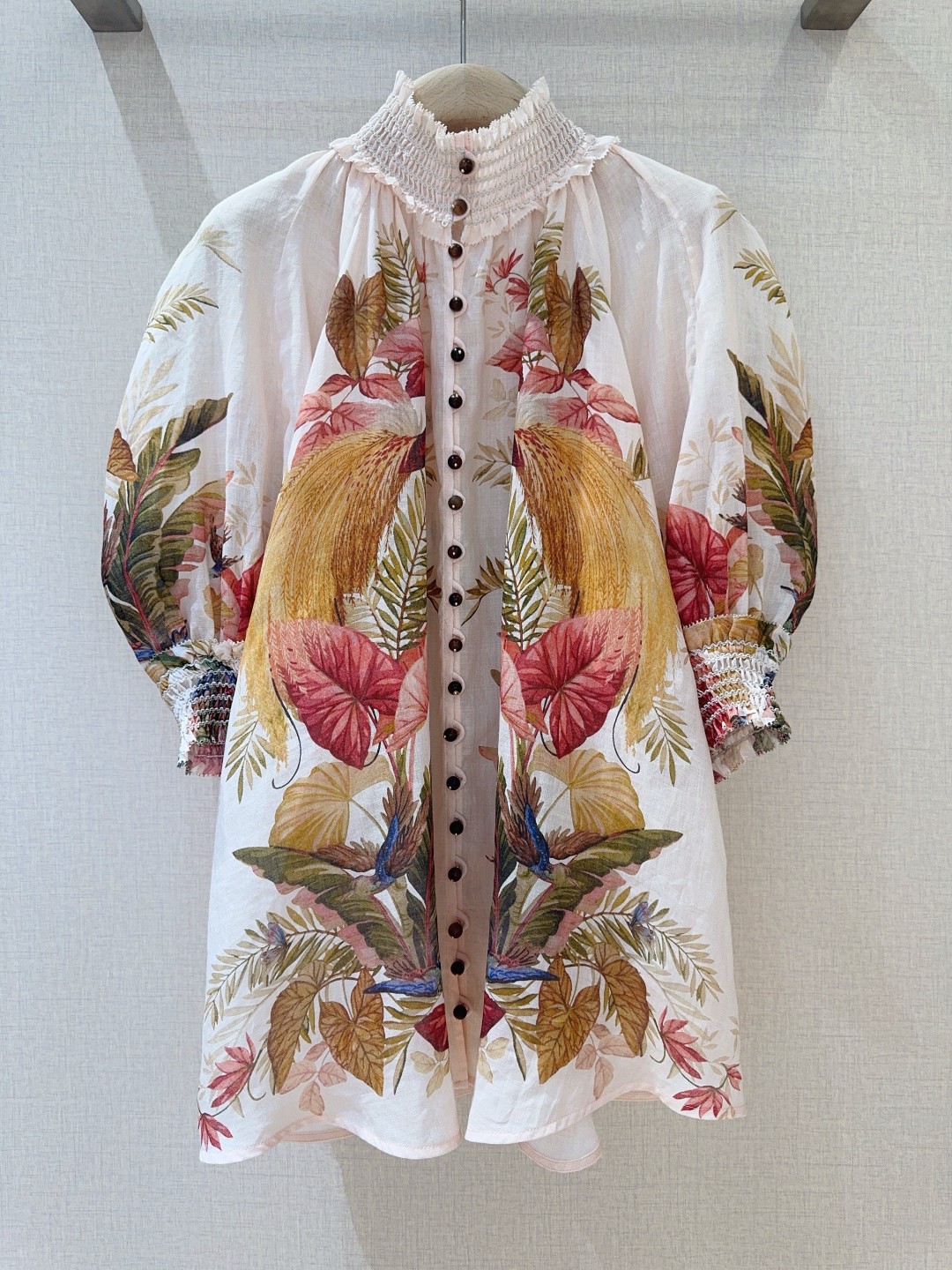 Title: ZIMMERMANN Single-and-a-Behaviour Female Suit Description Summary: Cream-colored suit with palm tree bouquet tops, high-collar cuffs, ricin choice, wood-like buttons, - 图片 3