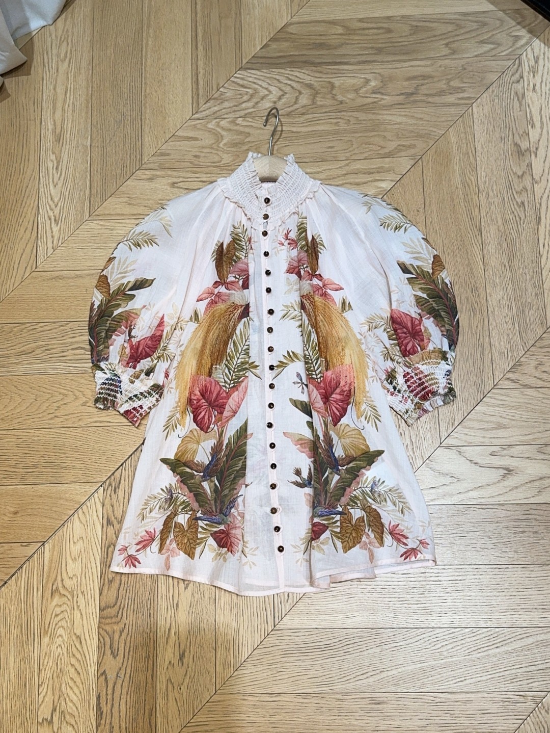 Title: ZIMMERMANN Single-and-a-Behaviour Female Suit Description Summary: Cream-colored suit with palm tree bouquet tops, high-collar cuffs, ricin choice, wood-like buttons, - 图片 8
