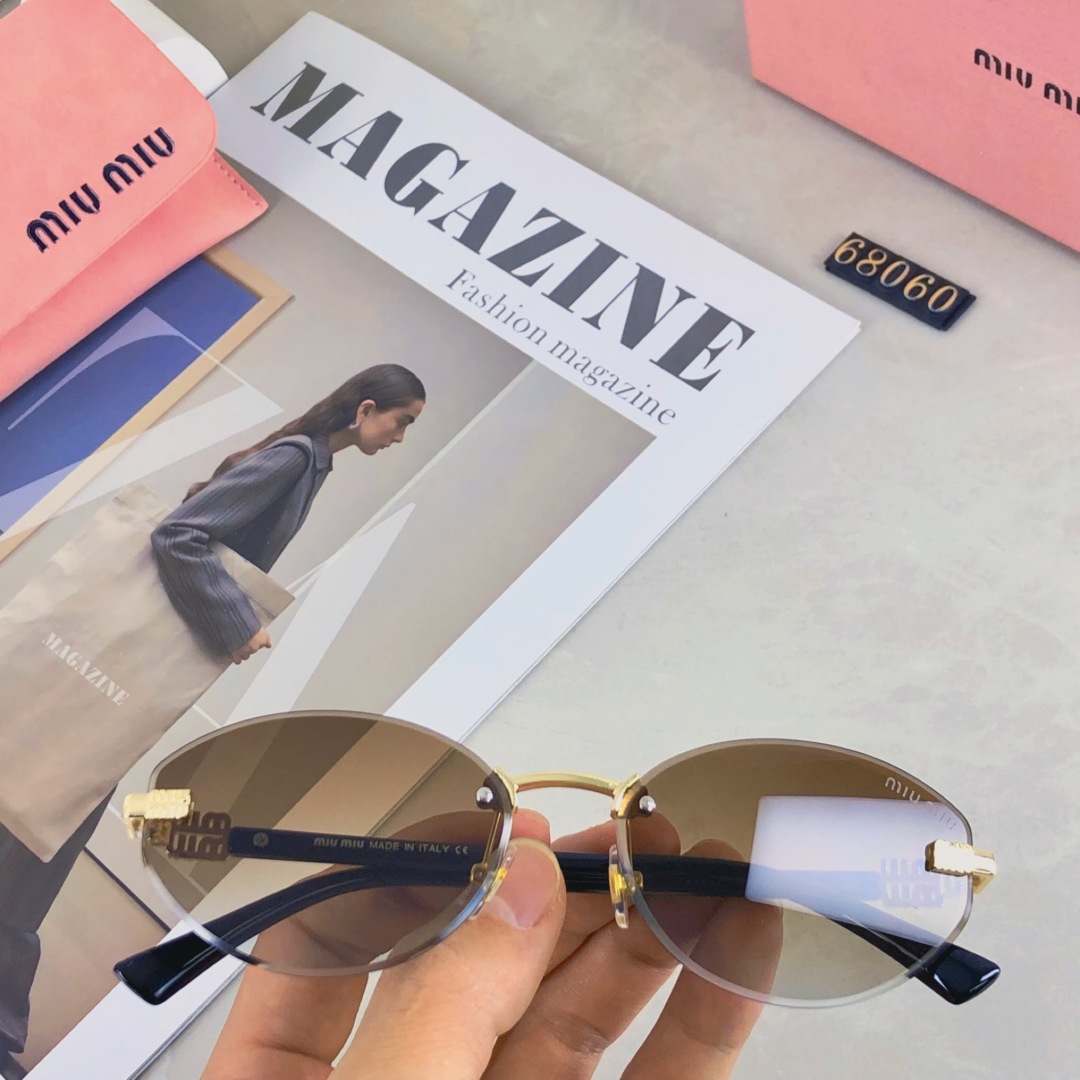 。。miumiu欧美圆框墨镜女高级感时髦眼镜女士开车防紫外线拍照太阳镜潮装饰