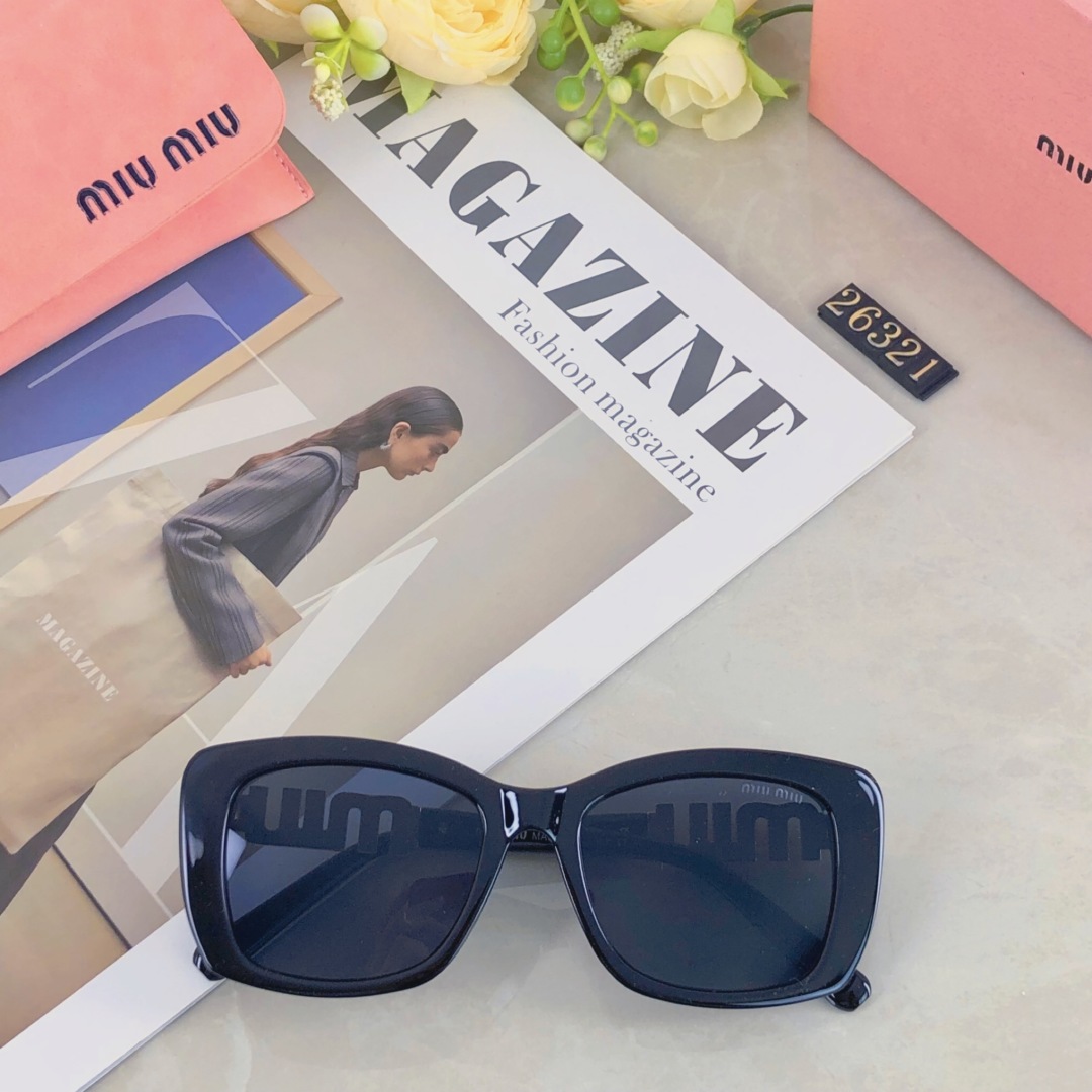 。。miumiu白色太阳镜夏日海边度假风遮阳时尚墨镜百搭圆脸显瘦街拍造型网红