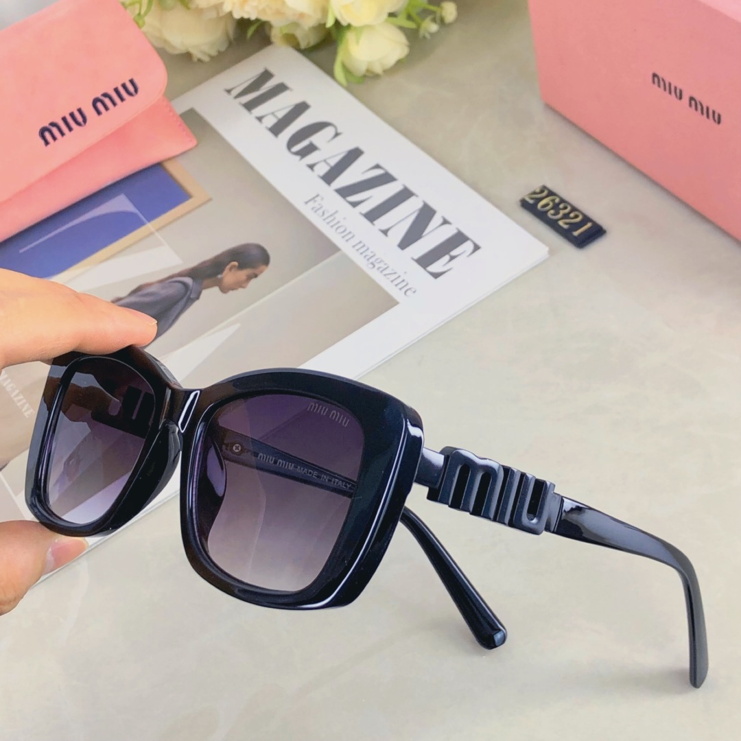 。。miumiu白色太阳镜夏日海边度假风遮阳时尚墨镜百搭圆脸显瘦街拍造型网红