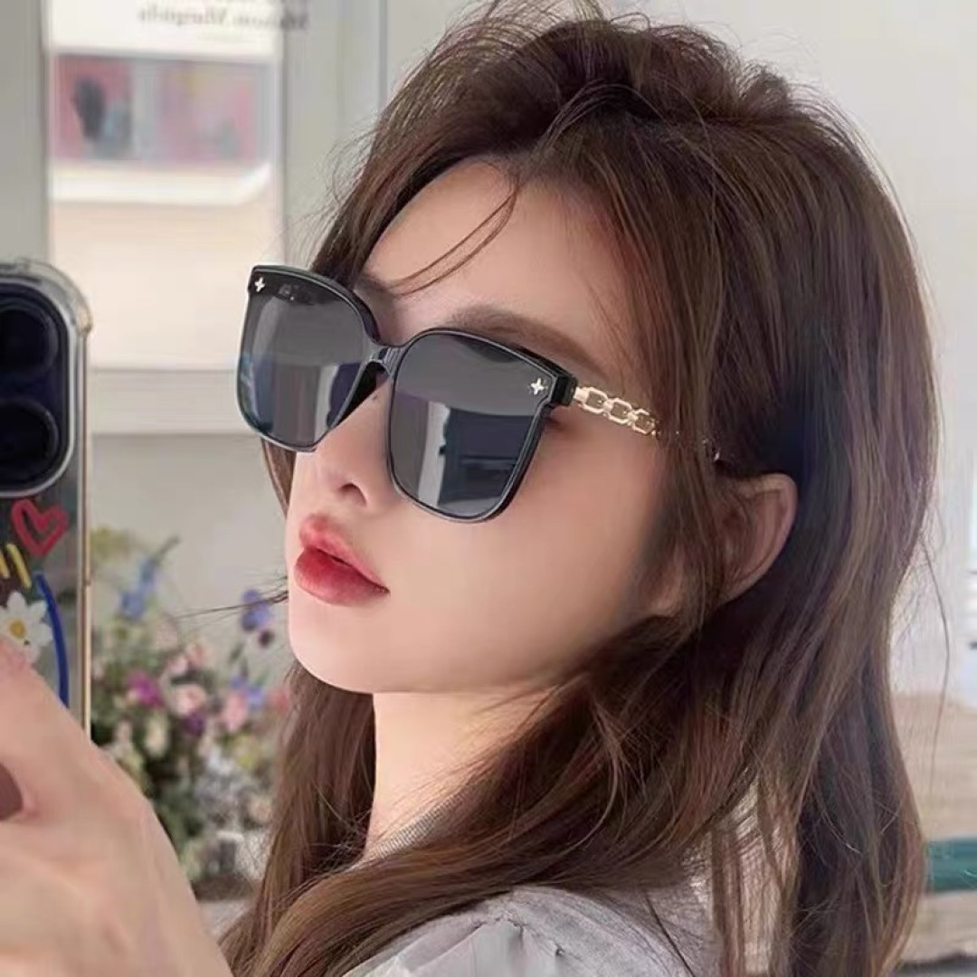NO:248037,Louis vuitto* new sunglasses for women high-end sense internet celebrity same fashion square frame retro metal splicing sun protection sunscreen sunglasses sunglasses sunglasses, glasses, louis vuitton19860909Louis vuitto*新款太阳镜女高级感网红同款时尚方框复古金属拼接遮阳防晒潮墨镜眼镜墨镜太阳镜,眼镜,louis vuitton,glasses