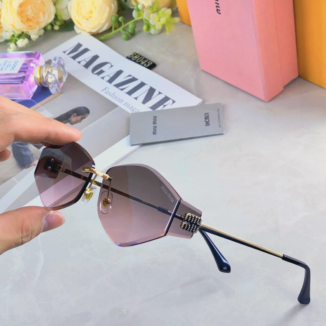 NO:256039,Miumi* Korean version small frame metal irregular sunglasses niche fashion retro sunglasses women's ultraviolet anti-light ins style glasses sunglasses sunglasses, glasses, miumiu19860909miumi*韩版小框金属不规则墨镜小众时尚款复古太阳镜女防紫外线ins风眼镜墨镜太阳镜,眼镜,miumiu,glasses