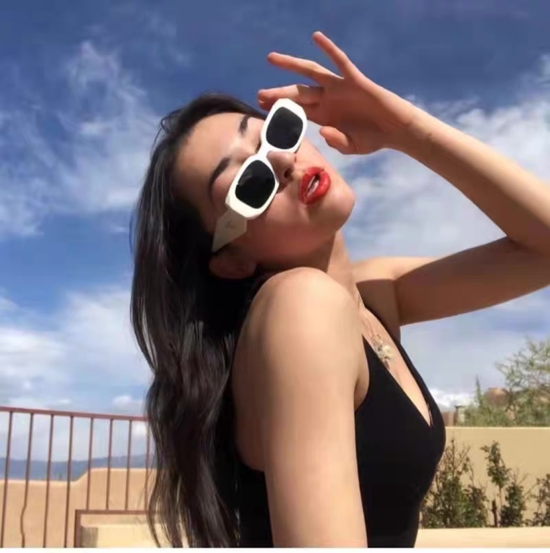 NO:256042,Prad* inverted triangle logo retro sunglasses women high-end black glasses fashion star internet celebrity personality square frame sunglasses trendy glasses sunglasses sunglasses, glasses, prada19860909Prad*倒三角标复古太阳镜女高级感黑色眼镜时尚明星网红个性方框墨镜潮眼镜墨镜太阳镜,眼镜,prada,glasses