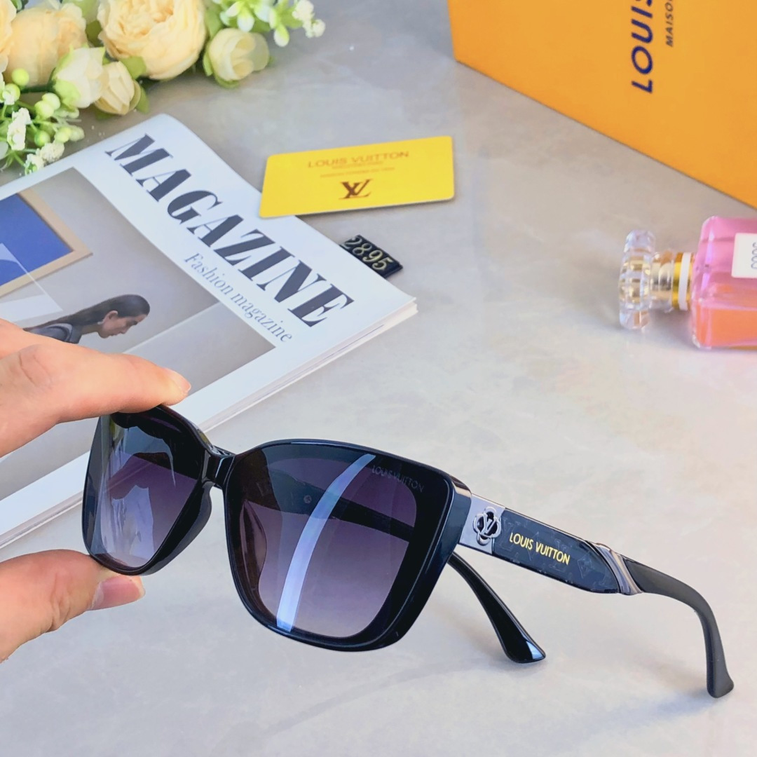 NO:257107,Louis vuitto* sunglasses retro small frame sunglasses women's personal street photography fashion trend sunscreen glasses glasses sunglasses sunglasses, glasses, louis vuitton19860909Louis vuitto*太阳镜复古小框墨镜女个性街拍时尚潮流防晒眼镜眼镜墨镜太阳镜,眼镜,louis vuitton,glasses