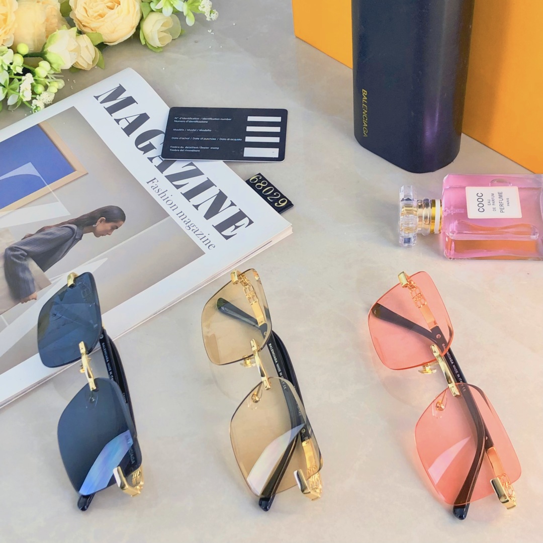 。。Balenciag*2025年新款太阳眼镜方框显瘦防紫外线墨镜女潮ins高级感无框圆脸