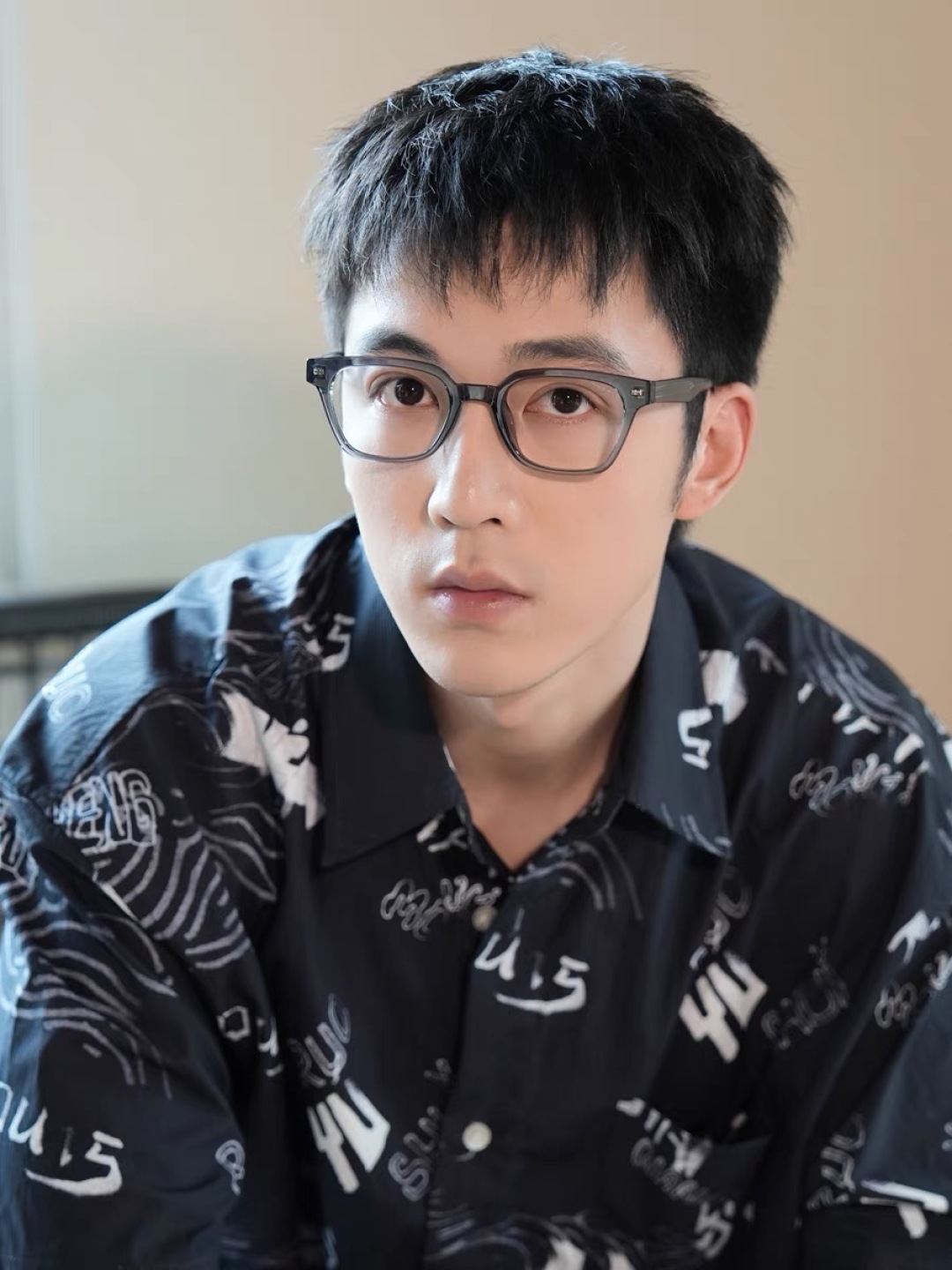 。。Louis vuitto*韩版经典大方眼镜男女可配度数防蓝光圆脸素颜潮流平光镜