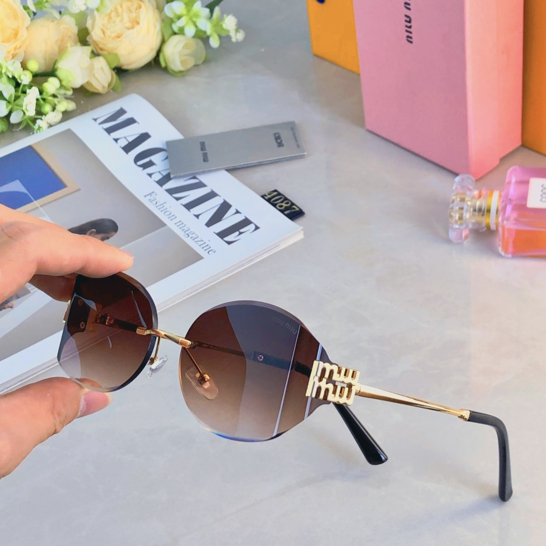 NO:359404,miumi* European and American retro small frame cut-edged sunglasses for women with trendy high-end small face slim punk style diamond cat eye sunglasses glasses sunglasses sunglasses, glasses, miumiu19860909miumi*欧美复古小框切边墨镜女潮高级感小脸显瘦朋克风菱形猫眼太阳眼镜眼镜墨镜太阳镜,眼镜,miumiu,glasses