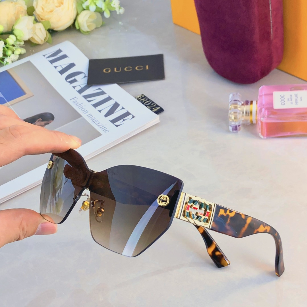NO:359440,Gucc* European and American fashion large frame slim letter printing sunglasses women street shot versatile metal gradient color sunglasses sunglasses sunglasses, glasses, gucci19860909Gucc*欧美时尚大框显瘦字母印花墨镜女街拍百搭金属渐变色太阳镜眼镜墨镜太阳镜,眼镜,gucci,glasses