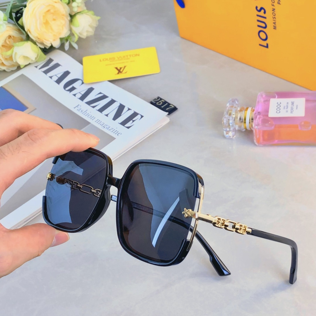 NO:367261,Louis vuitto*2025 new polarized sunglasses summer four-leaf clover hollow anti-ultraviolet sunglasses fashion chain street shot glasses sunglasses sunglasses, glasses, louis vuitton19860909Louis vuitto*2025新款偏光太阳镜夏四叶草镂空防紫外线墨镜时尚链条街拍眼镜墨镜太阳镜,眼镜,louis vuitton,glasses