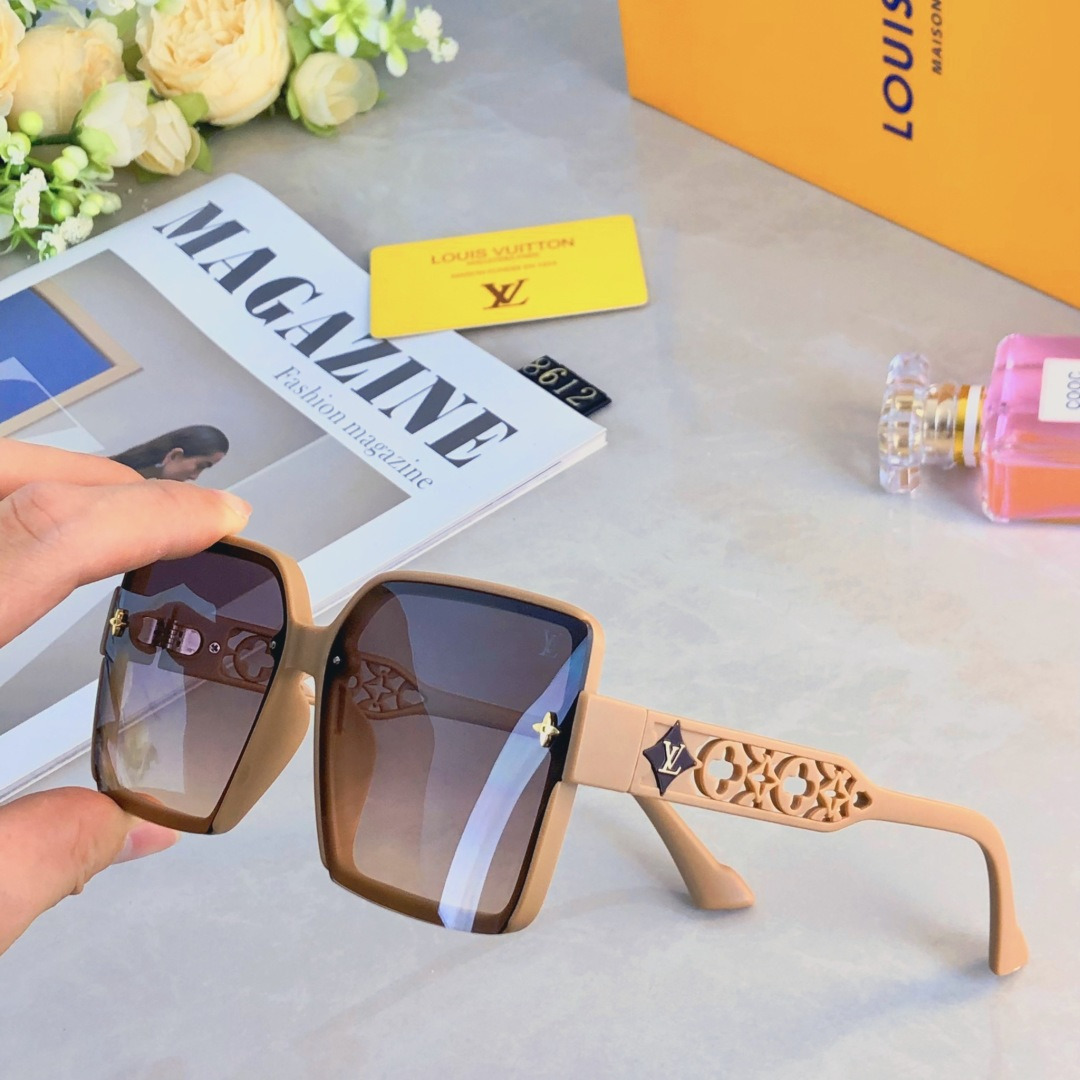 NO:511391,Louis vuitto* new square large frame hollow dark flower sunglasses Douyin same fashion personality trend internet celebrity women sunglasses glasses sunglasses sunglasses, glasses, louis vuitton19860909Louis vuitto*新款方形大框镂空暗花墨镜抖音同款时尚个性潮流网红女太阳镜眼镜墨镜太阳镜,眼镜,louis vuitton,glasses