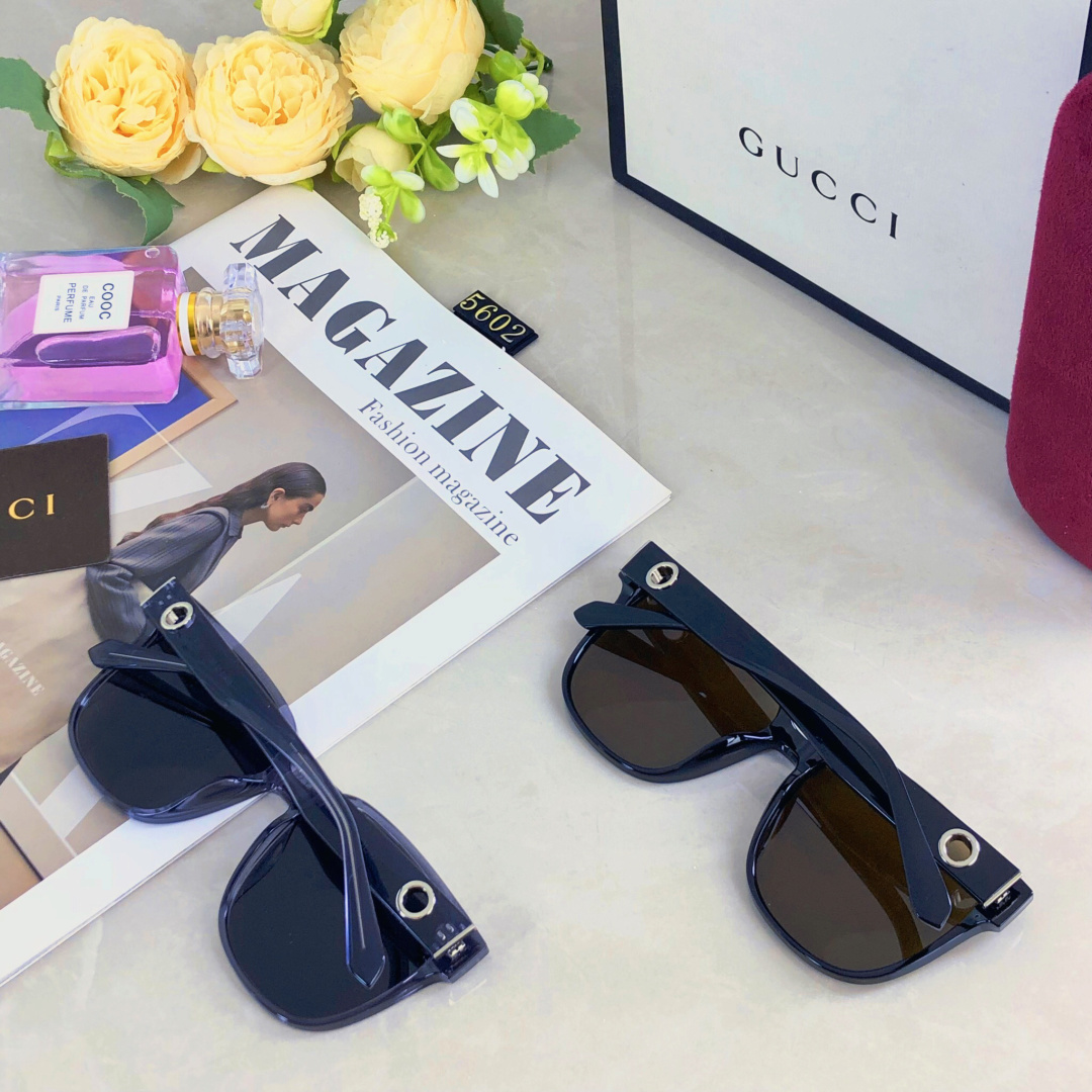 。。Gucc*新款时尚潮流休闲ins超轻经典大方框防紫外线高级复古显瘦太阳镜