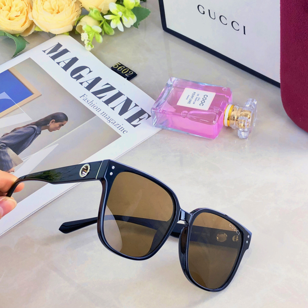 。。Gucc*新款时尚潮流休闲ins超轻经典大方框防紫外线高级复古显瘦太阳镜