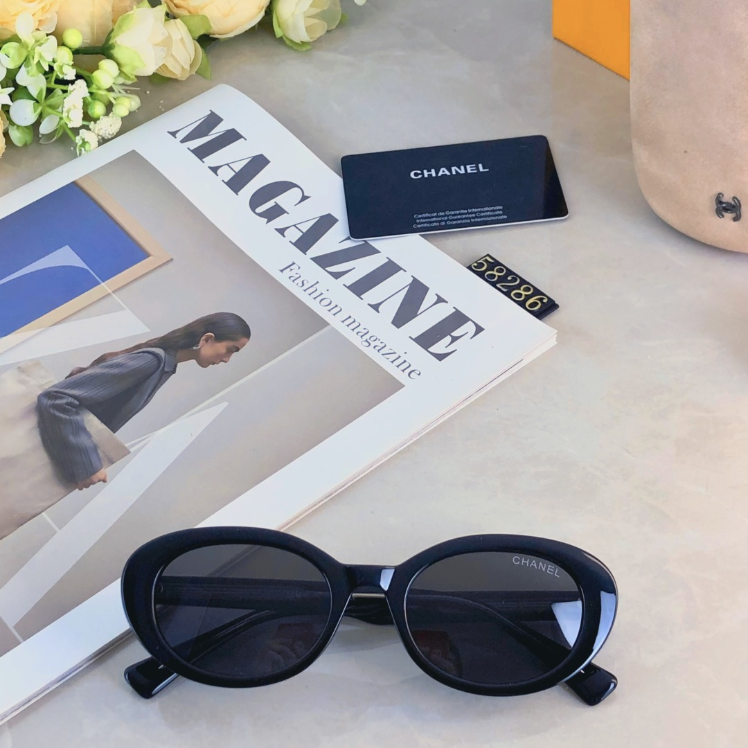 。。Chane*欧美潮流椭圆小墨镜明星同款ins海边度假时尚炫酷蹦迪太阳镜