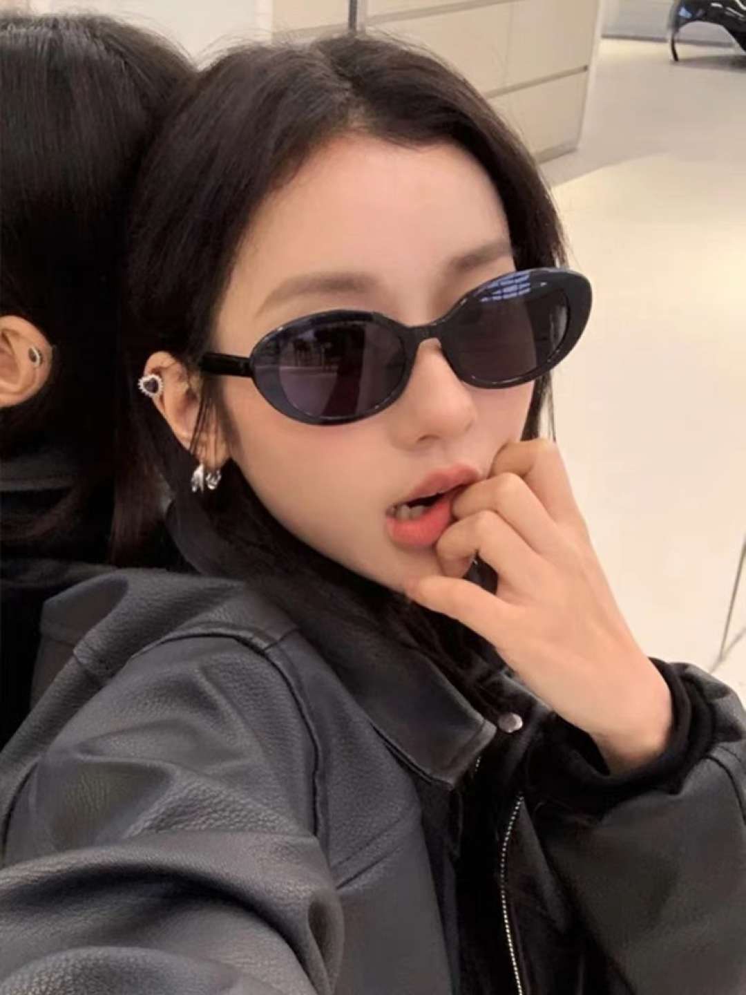 。。Chane*欧美潮流椭圆小墨镜明星同款ins海边度假时尚炫酷蹦迪太阳镜