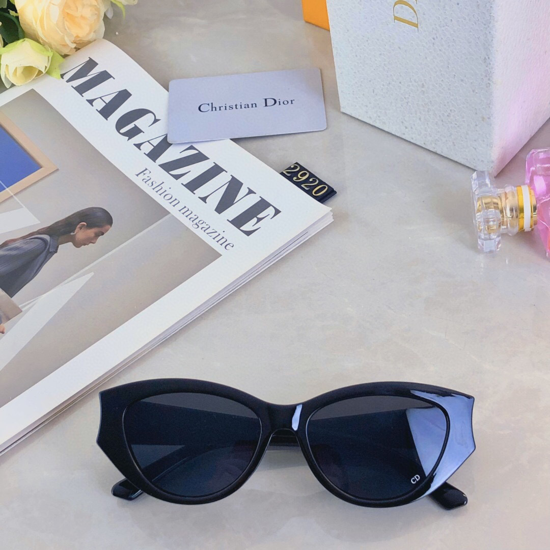 。。Dio*2025新时尚大框一体防晒户外欧美潮流太阳眼镜墨镜女款小红书ins