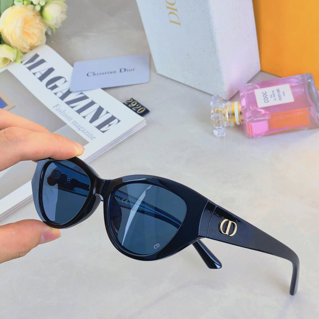 。。Dio*2025新时尚大框一体防晒户外欧美潮流太阳眼镜墨镜女款小红书ins