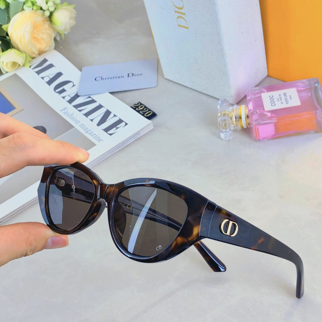 。。Dio*2025新时尚大框一体防晒户外欧美潮流太阳眼镜墨镜女款小红书ins