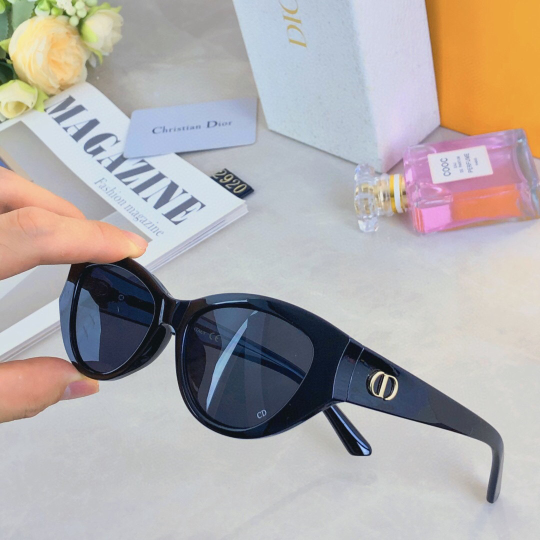 。。Dio*2025新时尚大框一体防晒户外欧美潮流太阳眼镜墨镜女款小红书ins