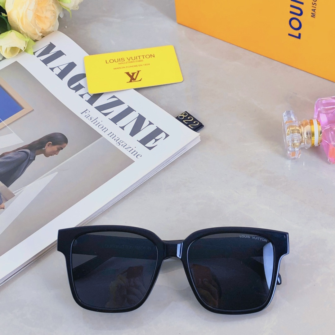 。。Louis vuitto*新款经典复古方形太阳眼镜 ins欧美时尚潮流百搭户外防晒墨镜