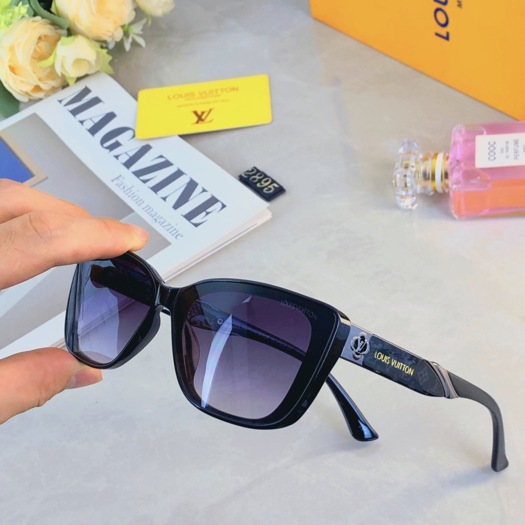 NO:367968,Louis vuitto* retro square versatile black sunglasses female internet celebrity high-end square round face slimming sunglasses sun protection glasses sunglasses, glasses, louis vuitton19860909Louis vuitto*复古方形百搭黑色墨镜女网红高级感方圆脸显瘦太阳眼镜防晒眼镜墨镜太阳镜,眼镜,louis vuitton,glasses
