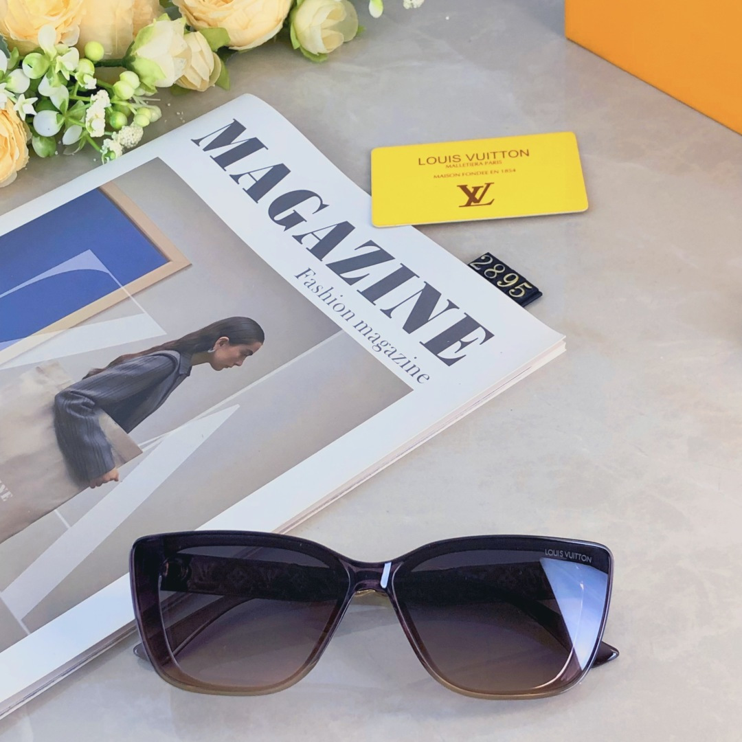 。。Louis vuitto*新款时尚潮流休闲ins超轻经典方框防紫外线高级复古显瘦太阳镜