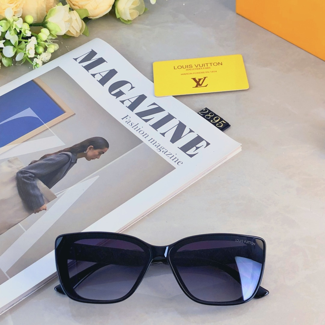 。。Louis vuitto*新款时尚潮流休闲ins超轻经典方框防紫外线高级复古显瘦太阳镜