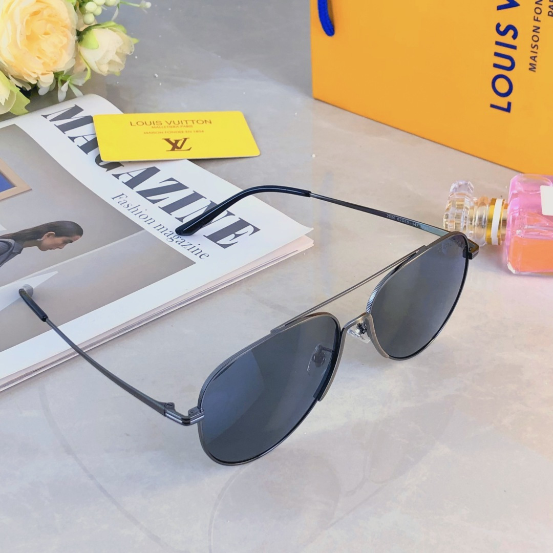 。。Louis vuitto*偏光镜金属腿简约时尚个性墨镜