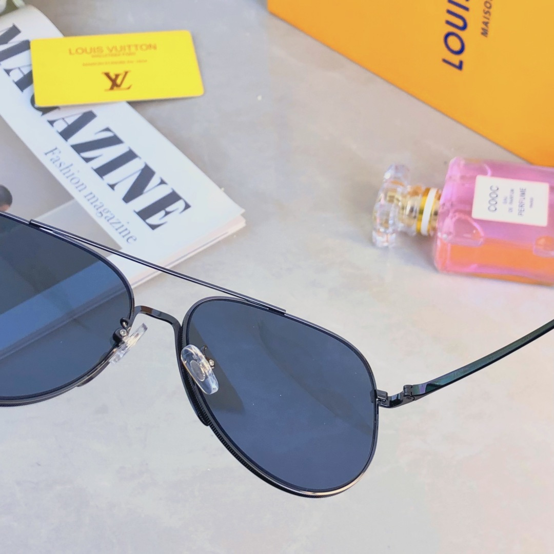 。。Louis vuitto*偏光镜金属腿简约时尚个性墨镜