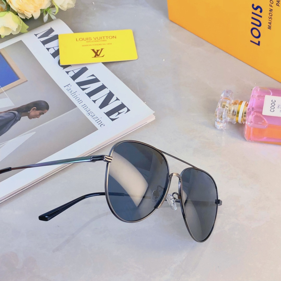 。。Louis vuitto*偏光镜金属腿简约时尚个性墨镜