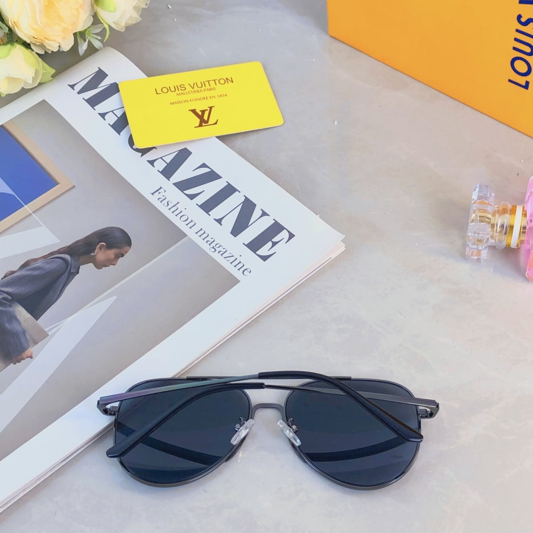 。。Louis vuitto*偏光镜金属腿简约时尚个性墨镜