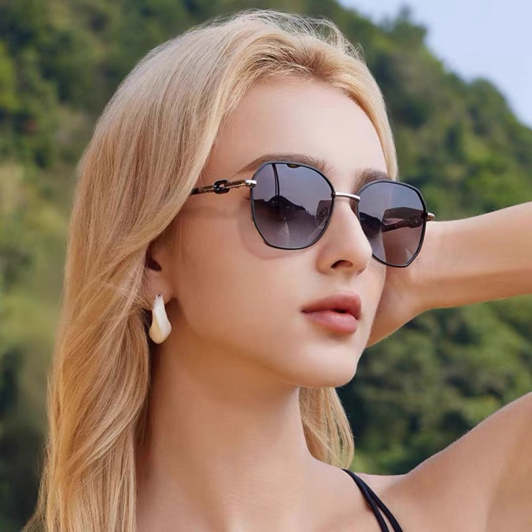 NO:368018,Louis vuitto* new fashion model sunglasses high quality high-quality model versatile trendy sunglasses sunglasses sunglasses, glasses, louis vuitton19860909Louis vuitto*时尚新款 太阳眼镜高品质高质感模特款百搭潮酷遮阳金属眼镜墨镜太阳镜,眼镜,louis vuitton,glasses