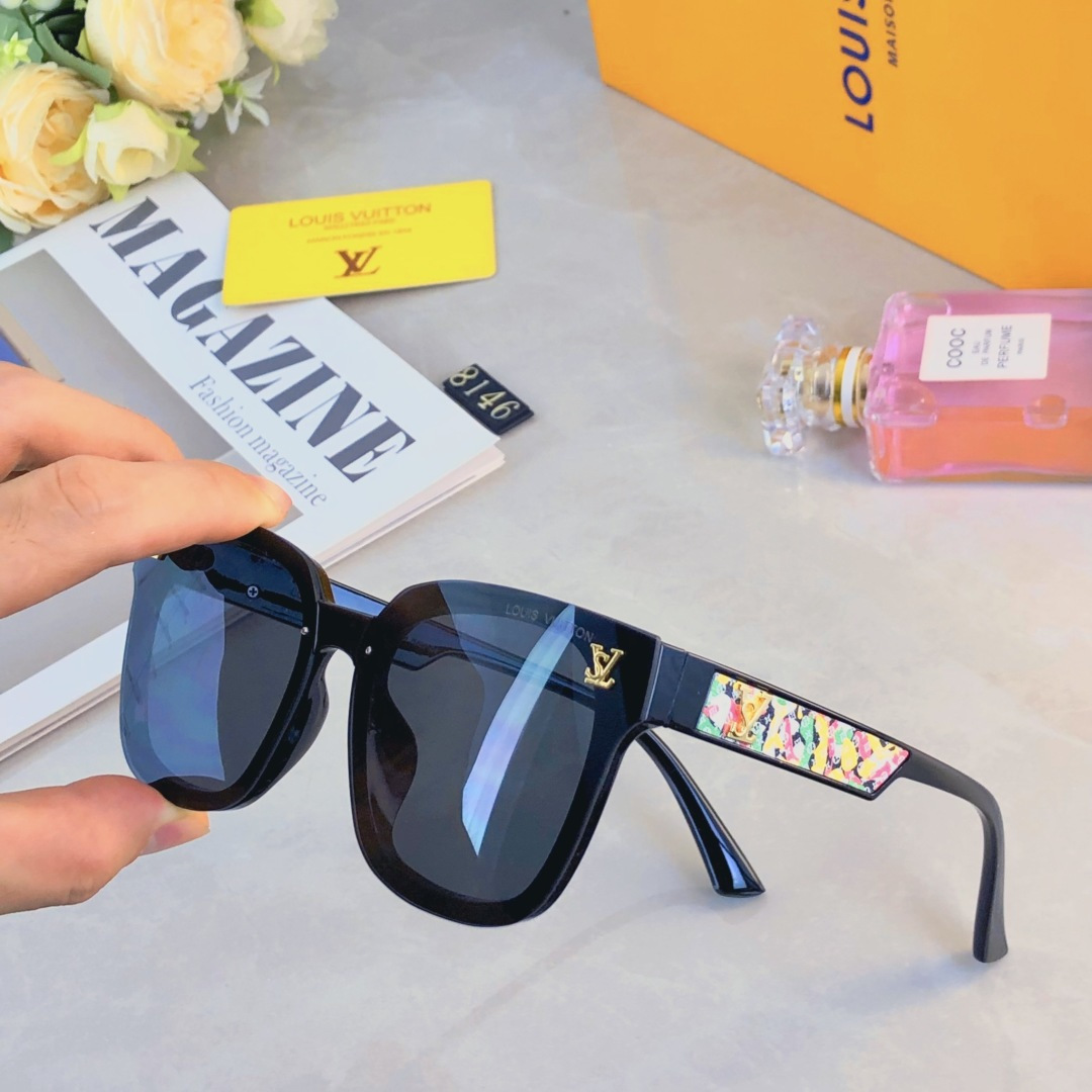 NO:368026,Louis vuitto* non-face versatile Korean style fashion new sunglasses European and American travel photography anti-UV sun shady sunglasses sunglasses sunglasses, glasses, louis vuitton19860909Louis vuitto*素颜百搭韩版时尚新款太阳眼镜欧美旅行拍照防紫外线遮阳潮墨镜眼镜墨镜太阳镜,眼镜,louis vuitton,glasses