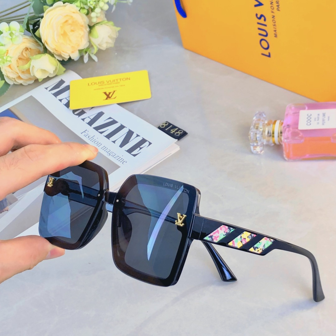 NO:368087,Louis vuitto* new square large frame dark flower sunglasses Douyin same fashion personality trend internet celebrity sunglasses glasses sunglasses sunglasses, glasses, louis vuitton19860909Louis vuitto*新款方形大框暗花墨镜抖音同款时尚个性潮流网红太阳镜眼镜墨镜太阳镜,眼镜,louis vuitton,glasses