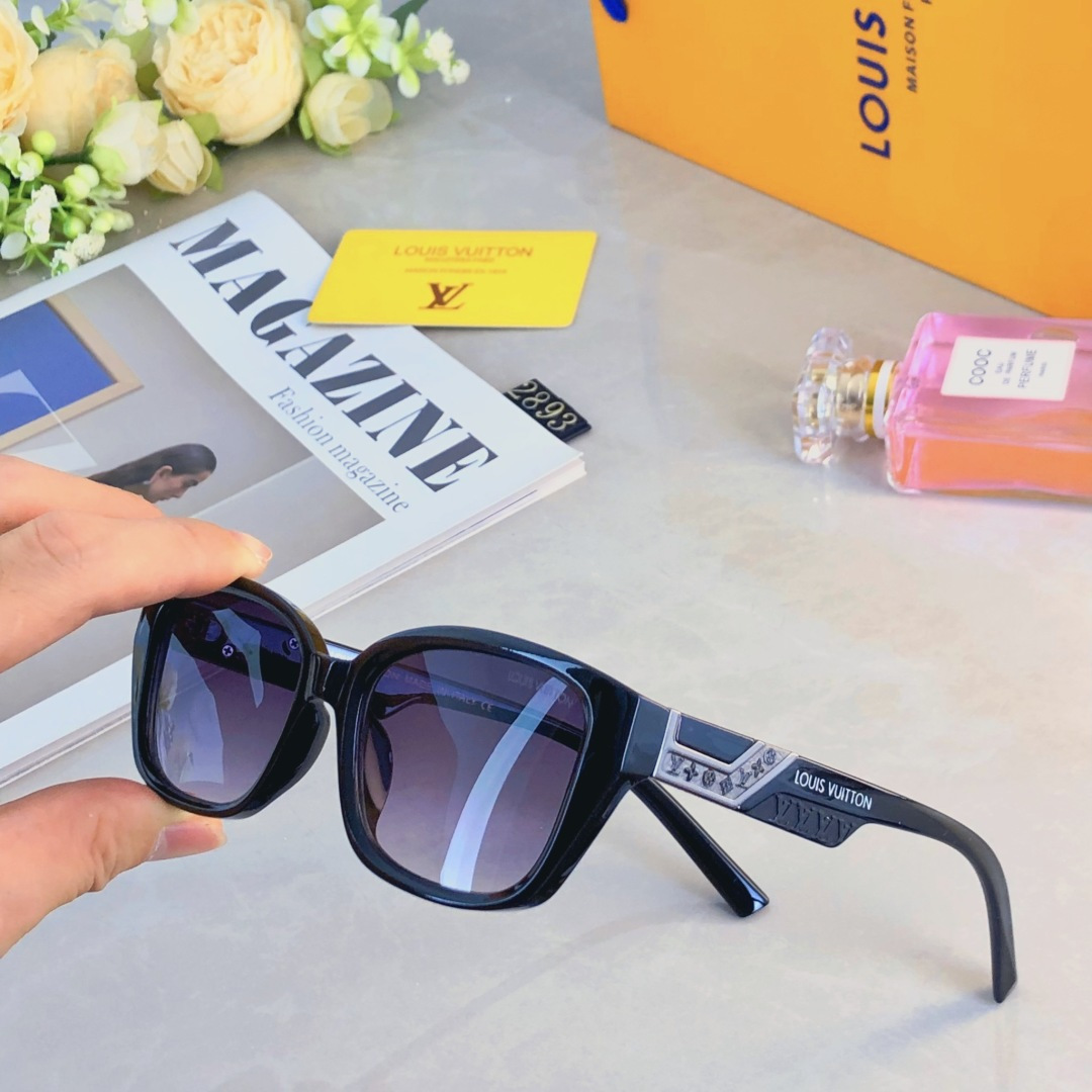 。。Louis vuitto*墨镜女高级感方形时尚复古韩版小框潮流时尚休闲小众设计太阳眼镜