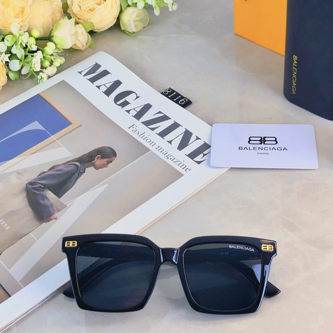 。。Balenciag*新款方形百搭太阳镜气质简约欧美风墨镜女防紫外线超轻ins风